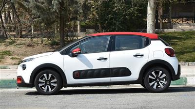 سیتروئن C3‌از کنار به محافظ هایی برای کاهش اثر تصادف مجهز است